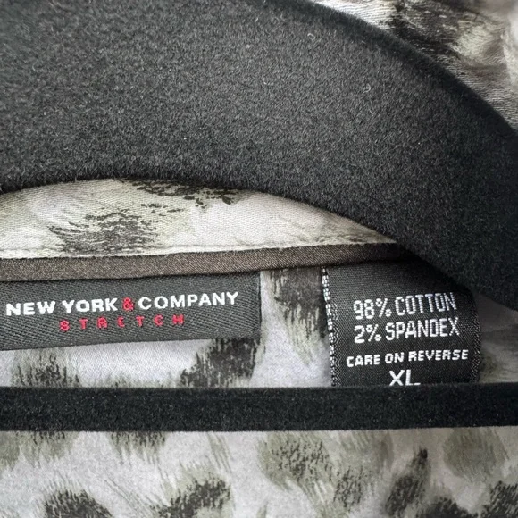 New York & Company stretch button down XL leopard animal cheetah print shirt - Picture 3 of 3